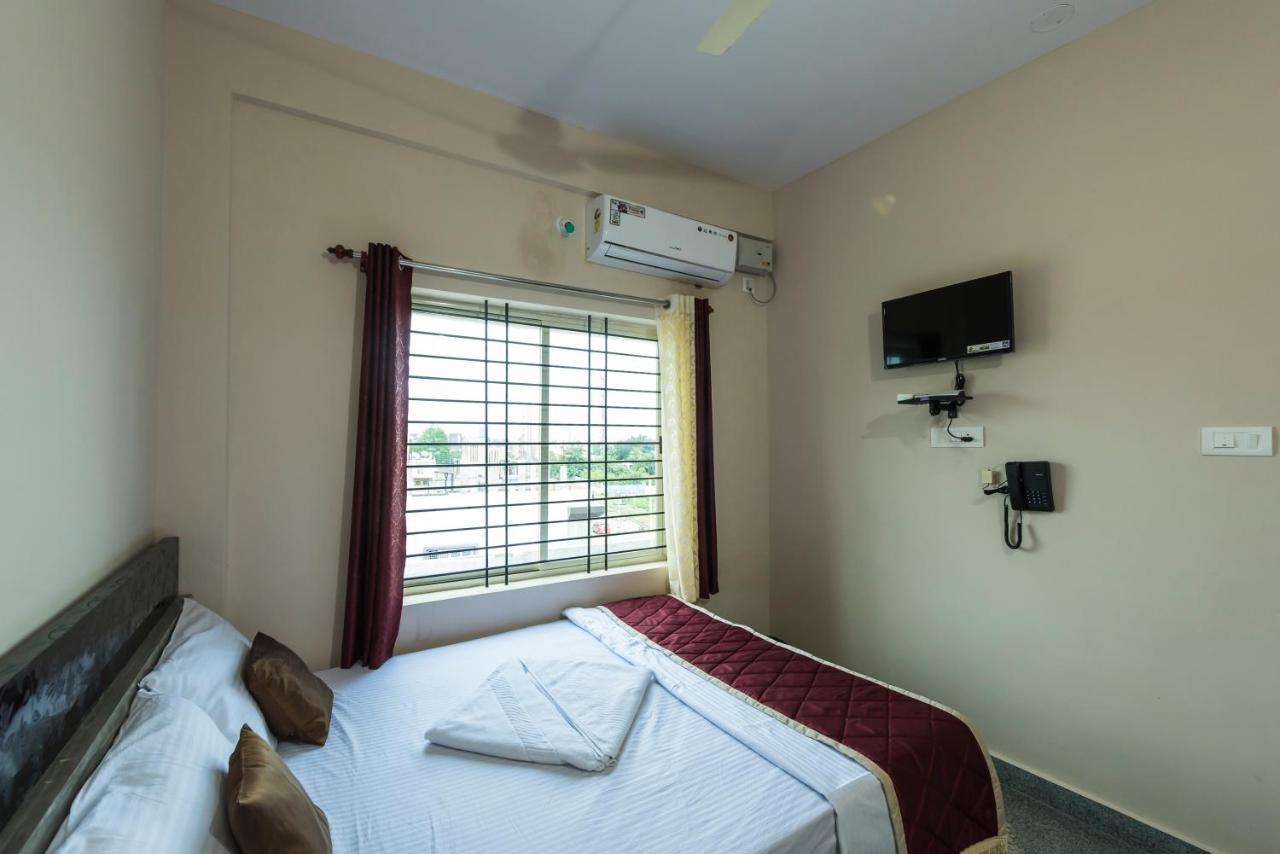 Oyo 9544 Hotel Crown Residency Mysore Eksteriør bilde